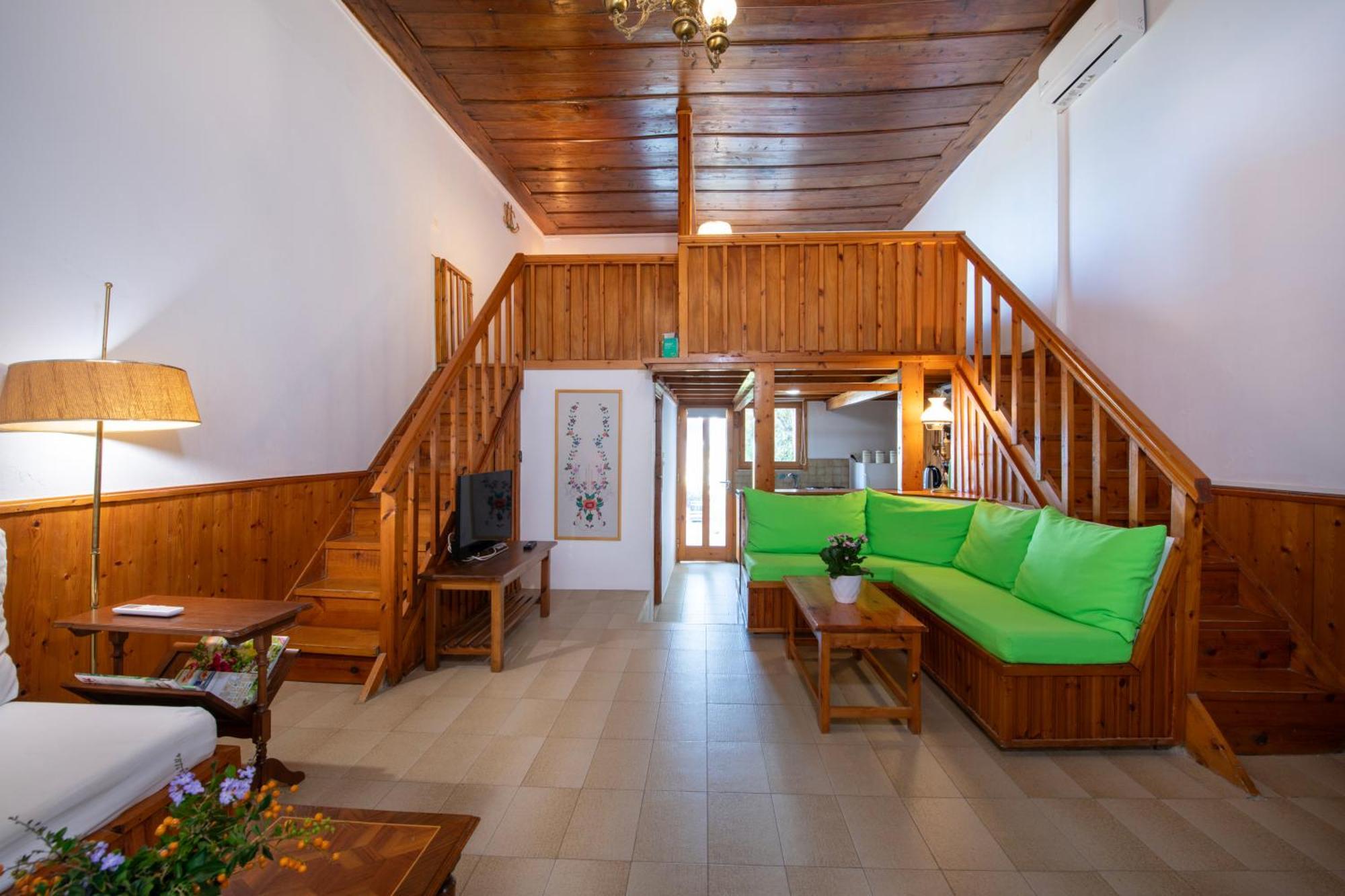 Ismini Apartments คาลีเวส ภายนอก รูปภาพ