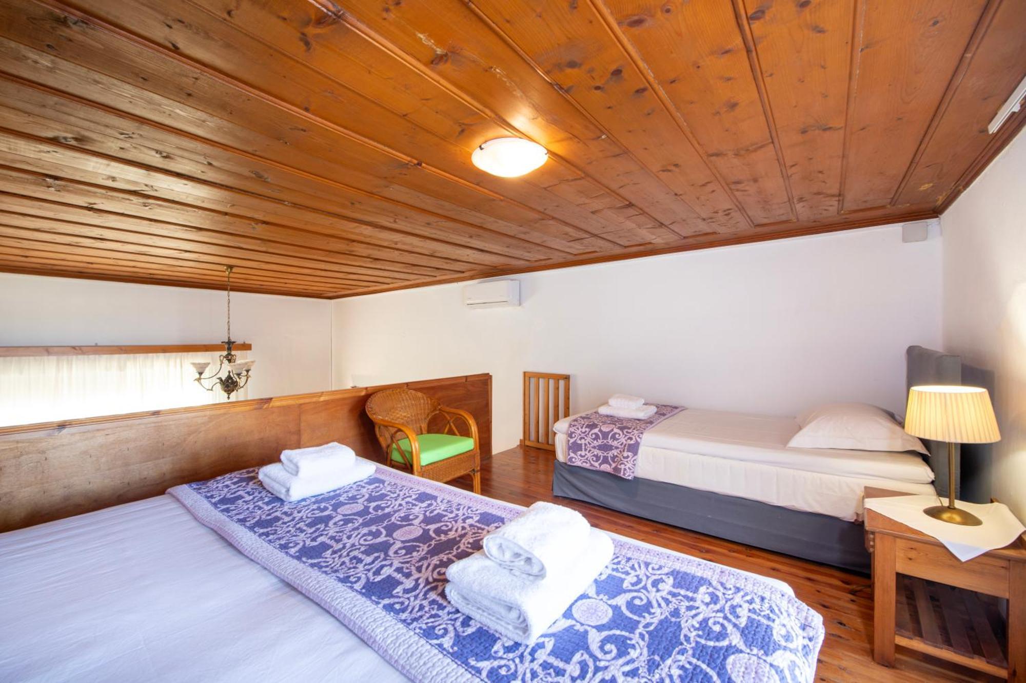 Ismini Apartments คาลีเวส ภายนอก รูปภาพ