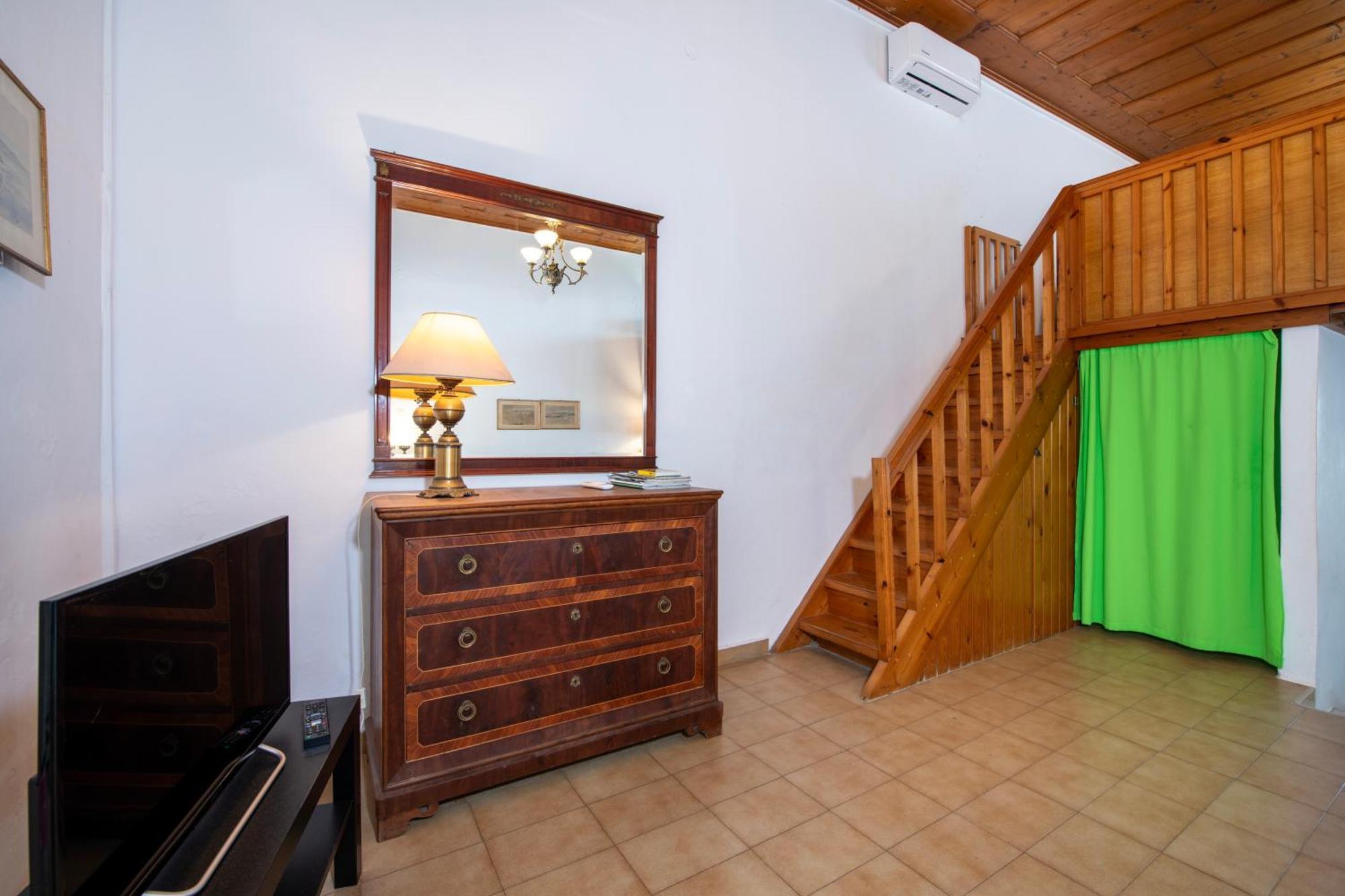 Ismini Apartments คาลีเวส ภายนอก รูปภาพ