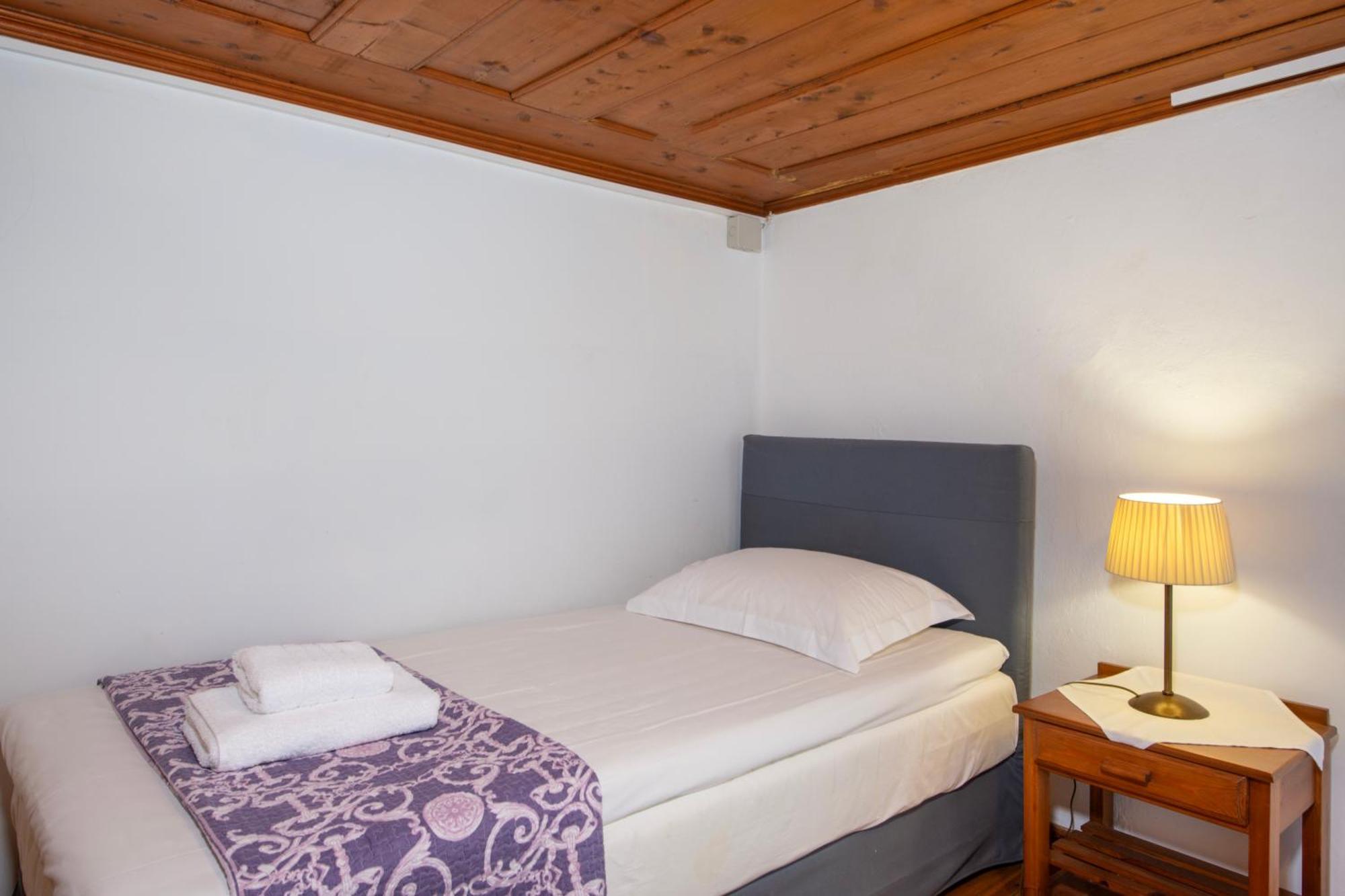 Ismini Apartments คาลีเวส ภายนอก รูปภาพ